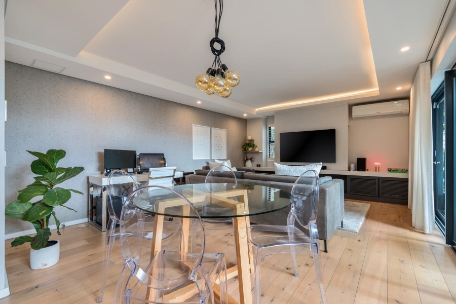 2 Bedroom Property for Sale in Sea Point Western Cape